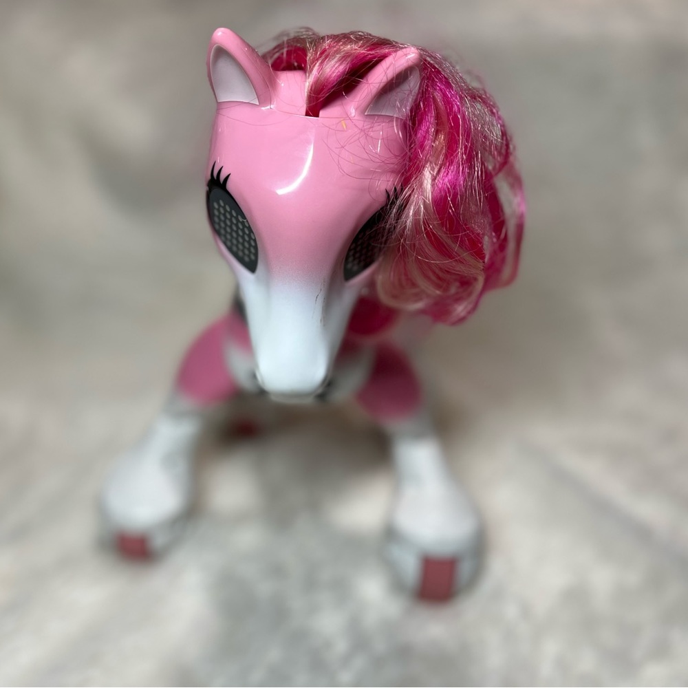 Spin Master Zoomer Show Pony Interactive Electronic Toy - Pink & White